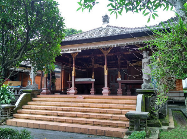 rumah adat bali