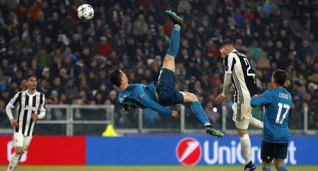 peraturan pemain sepak bola