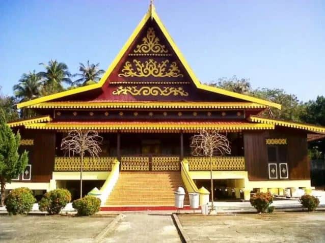 rumah adat bengkulu