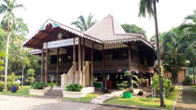 rumah adat bengkulu