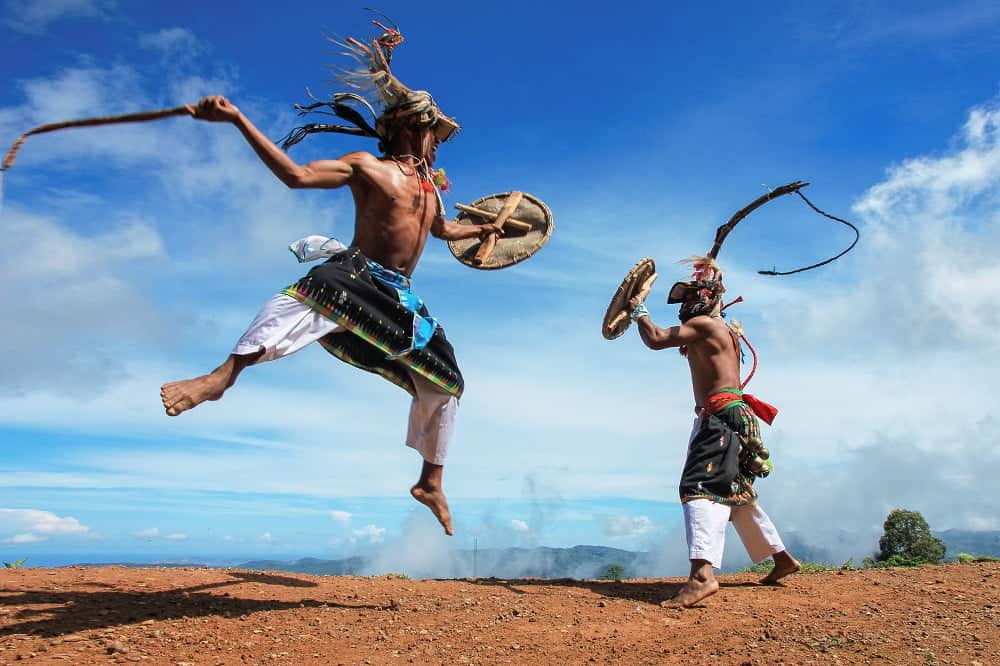 tarian nusantara tari caci